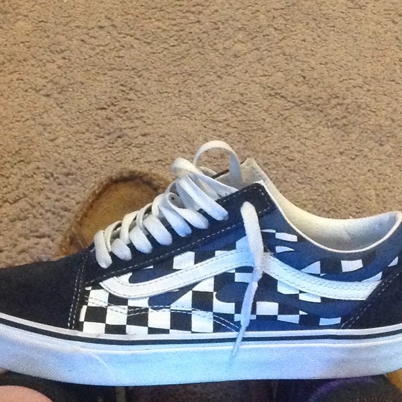 Vans size 9 men's and 10.5 women's shoes - Picture 6 of 7